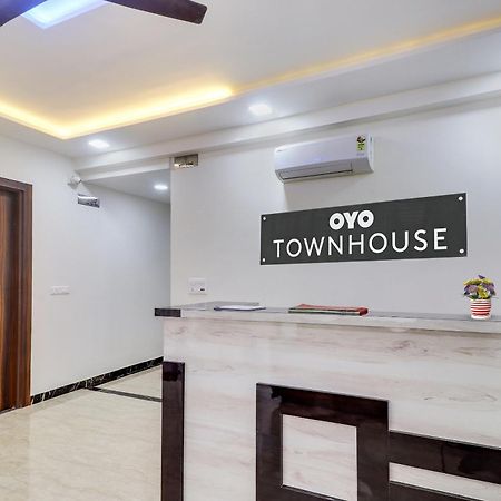 Hotel O Golden Grand Агра Екстериор снимка
